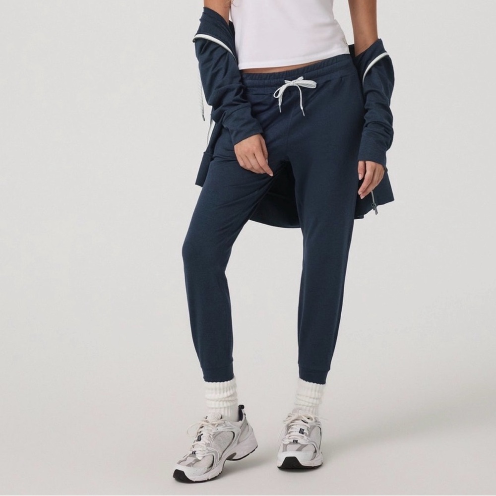Vuori Performance Jogger Size Medium